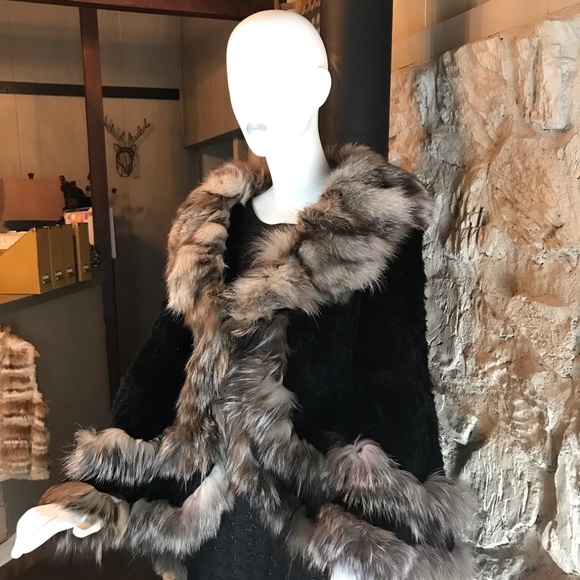 Natural Rabbit fur cloak - Picture 9 of 10